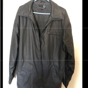 Men’s XXL rain proof coat.